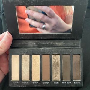 Younique palette 1